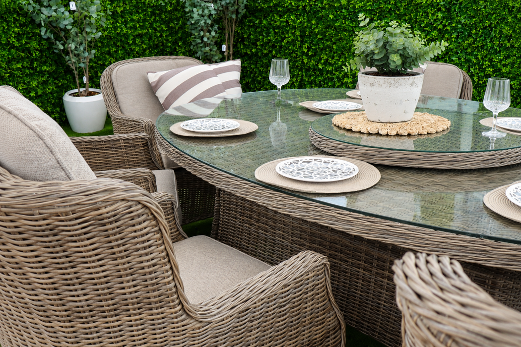 Amalfi Eight Oval Windsor
