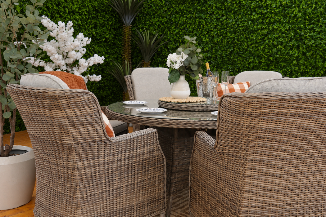 Amalfi Six Seater Windsor Suite