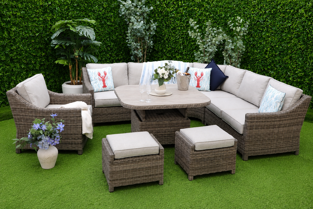 Amalfi Deluxe Curved Corner Suite