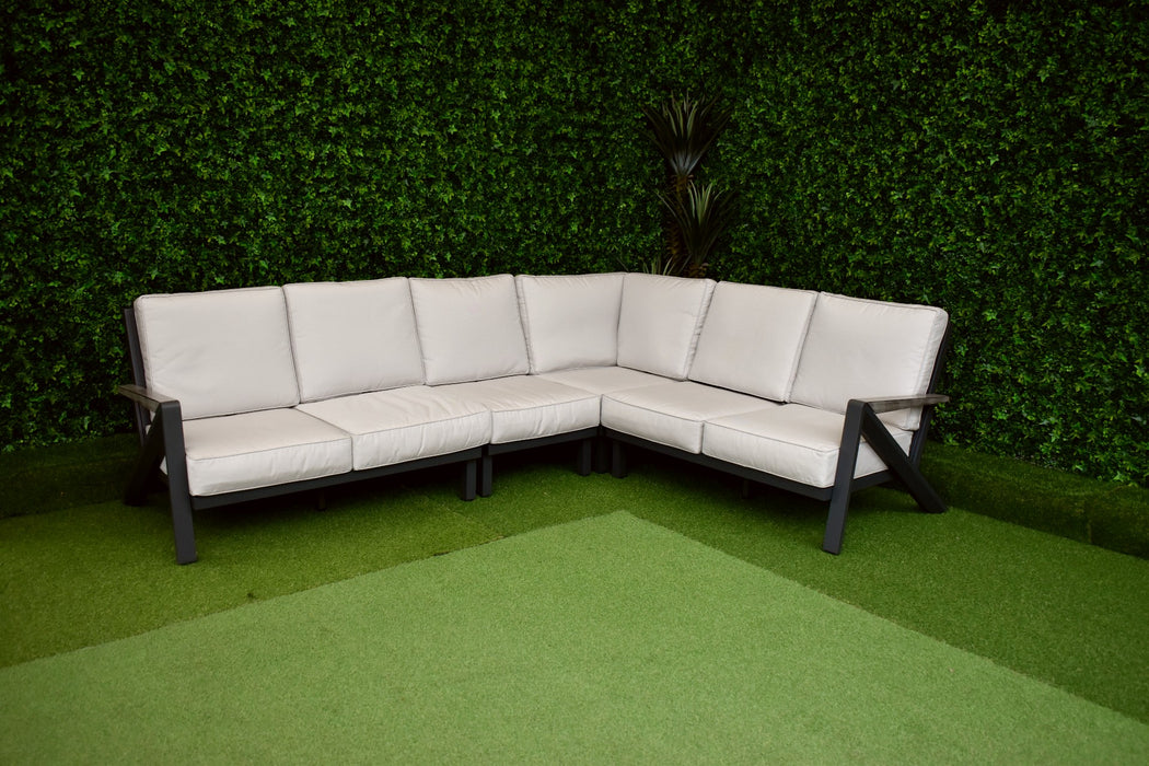 Long Island L-Corner Suite