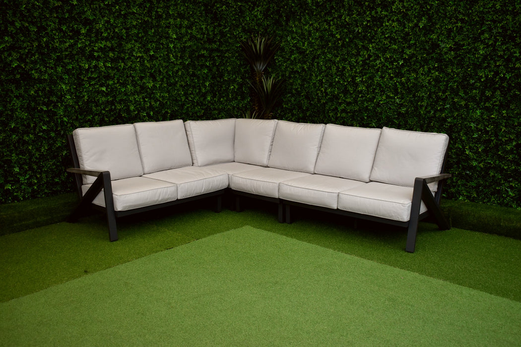 Long Island L-Corner Suite