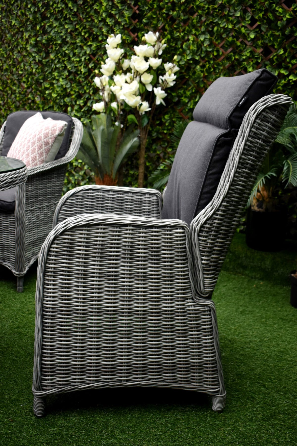Reclining garden online chairs lidl